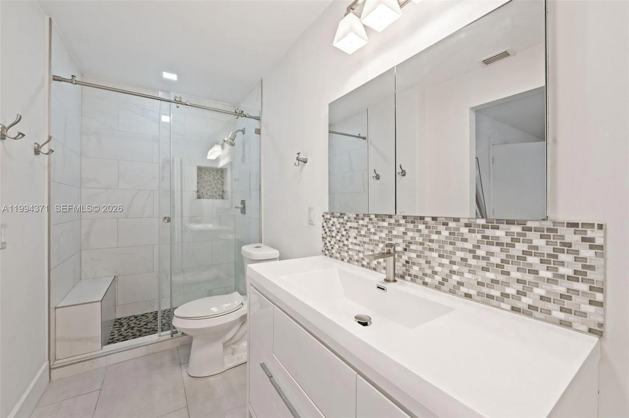 Real estate property located at 11758 92nd Ter, Miami-dade, Shadywood Villas Amended, Miami, FL
