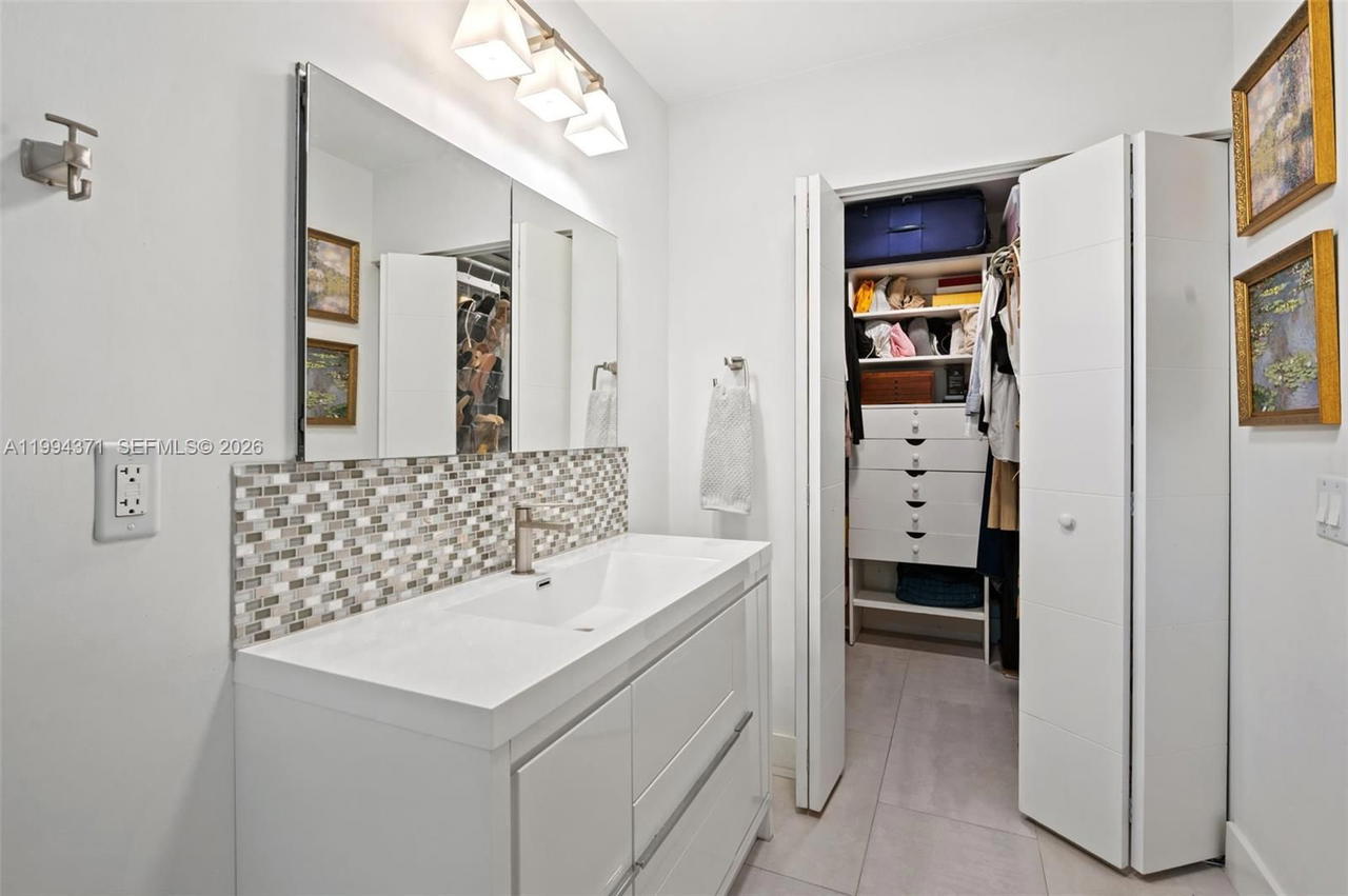 Real estate property located at 11758 92nd Ter, Miami-dade, Shadywood Villas Amended, Miami, FL