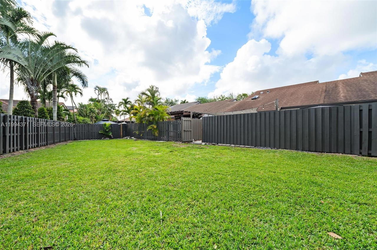 Real estate property located at 11758 92nd Ter, Miami-dade, Shadywood Villas Amended, Miami, FL