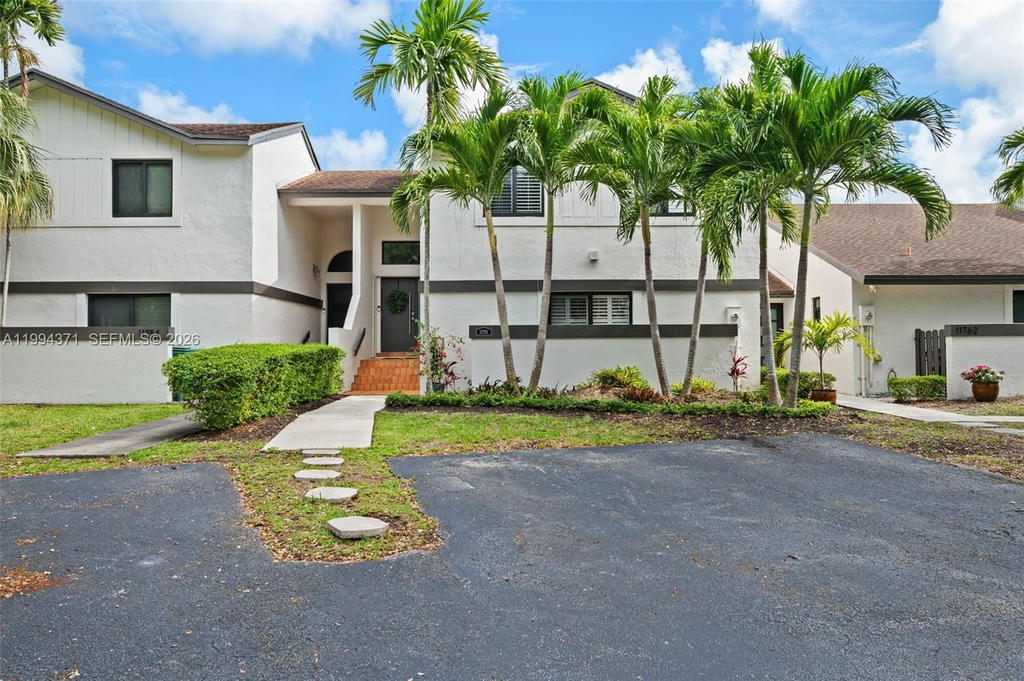 Real estate property located at 11758 92nd Ter, Miami-dade, Shadywood Villas Amended, Miami, FL