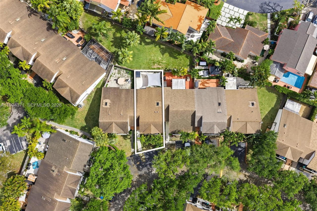 Real estate property located at 11758 92nd Ter, Miami-dade, Shadywood Villas Amended, Miami, FL