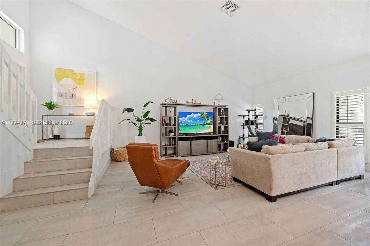 Real estate property located at 11758 92nd Ter, Miami-dade, Shadywood Villas Amended, Miami, FL