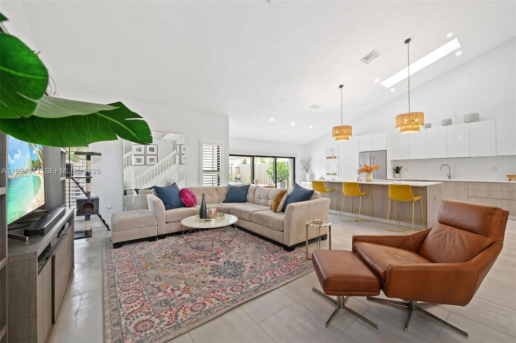 Real estate property located at 11758 92nd Ter, Miami-dade, Shadywood Villas Amended, Miami, FL