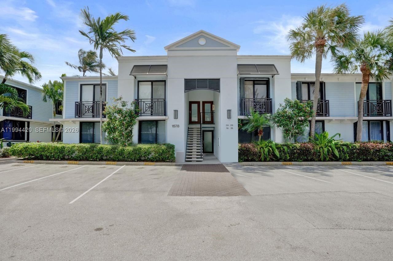 Real estate property located at 1578 Ocean Ln #214, Broward, Oceanage Condo, Fort Lauderdale, FL