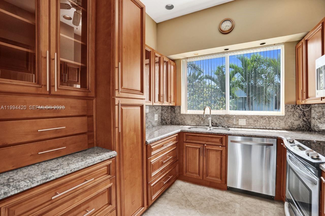 Real estate property located at 1578 Ocean Ln #214, Broward, Oceanage Condo, Fort Lauderdale, FL
