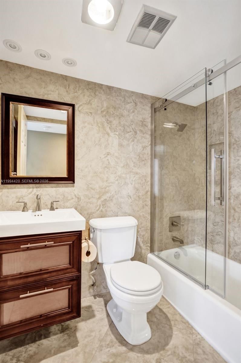 Real estate property located at 1578 Ocean Ln #214, Broward, Oceanage Condo, Fort Lauderdale, FL