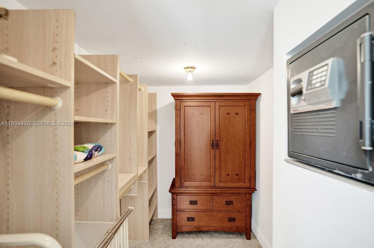 Real estate property located at 1578 Ocean Ln #214, Broward, Oceanage Condo, Fort Lauderdale, FL