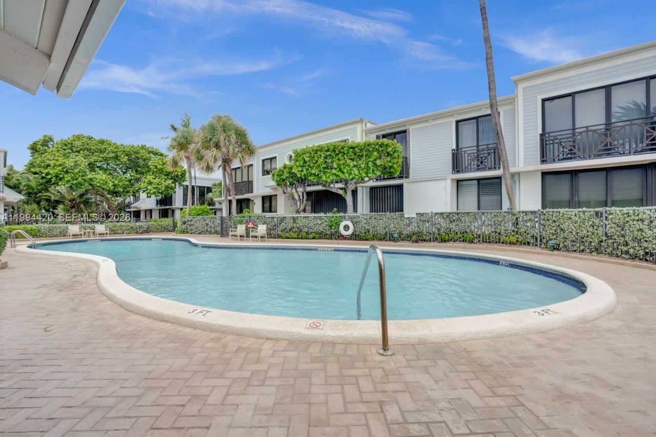 Real estate property located at 1578 Ocean Ln #214, Broward, Oceanage Condo, Fort Lauderdale, FL