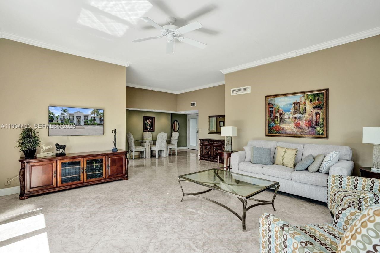Real estate property located at 1578 Ocean Ln #214, Broward, Oceanage Condo, Fort Lauderdale, FL
