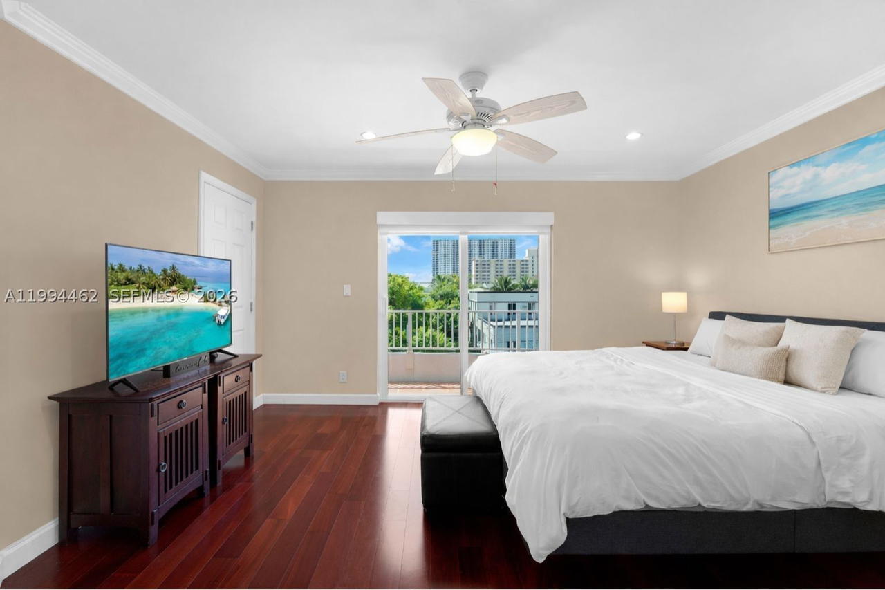 Real estate property located at 335 Virginia St, Broward, Virginia Beach Resort, Hollywood, FL