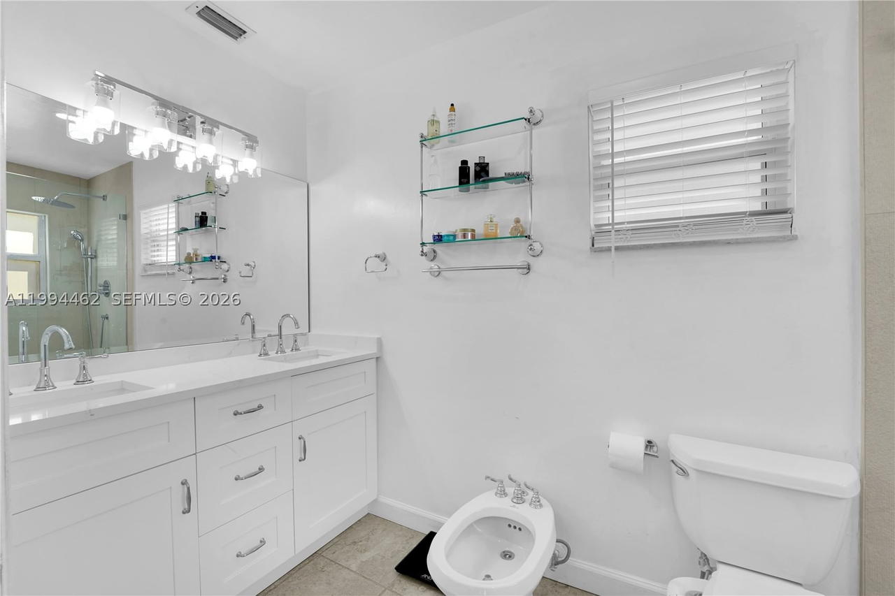 Real estate property located at 335 Virginia St, Broward, Virginia Beach Resort, Hollywood, FL