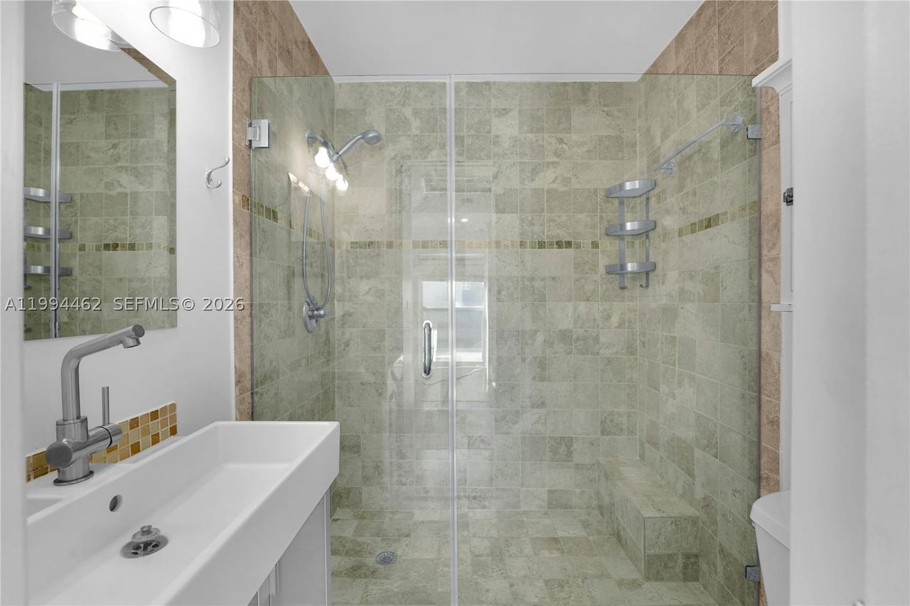 Real estate property located at 335 Virginia St, Broward, Virginia Beach Resort, Hollywood, FL