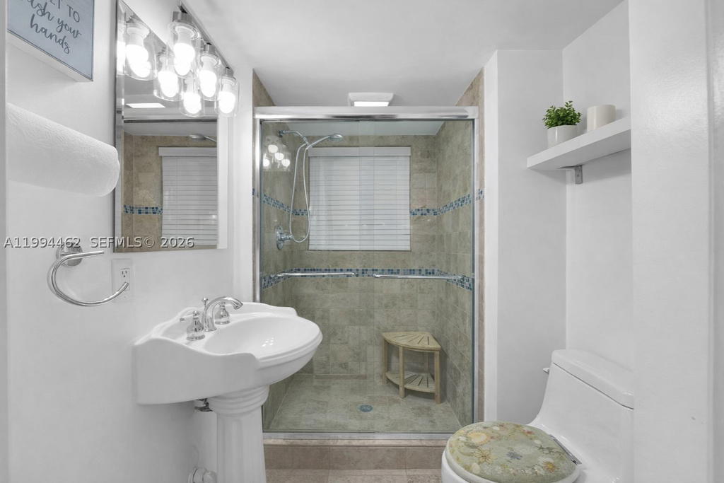 Real estate property located at 335 Virginia St, Broward, Virginia Beach Resort, Hollywood, FL