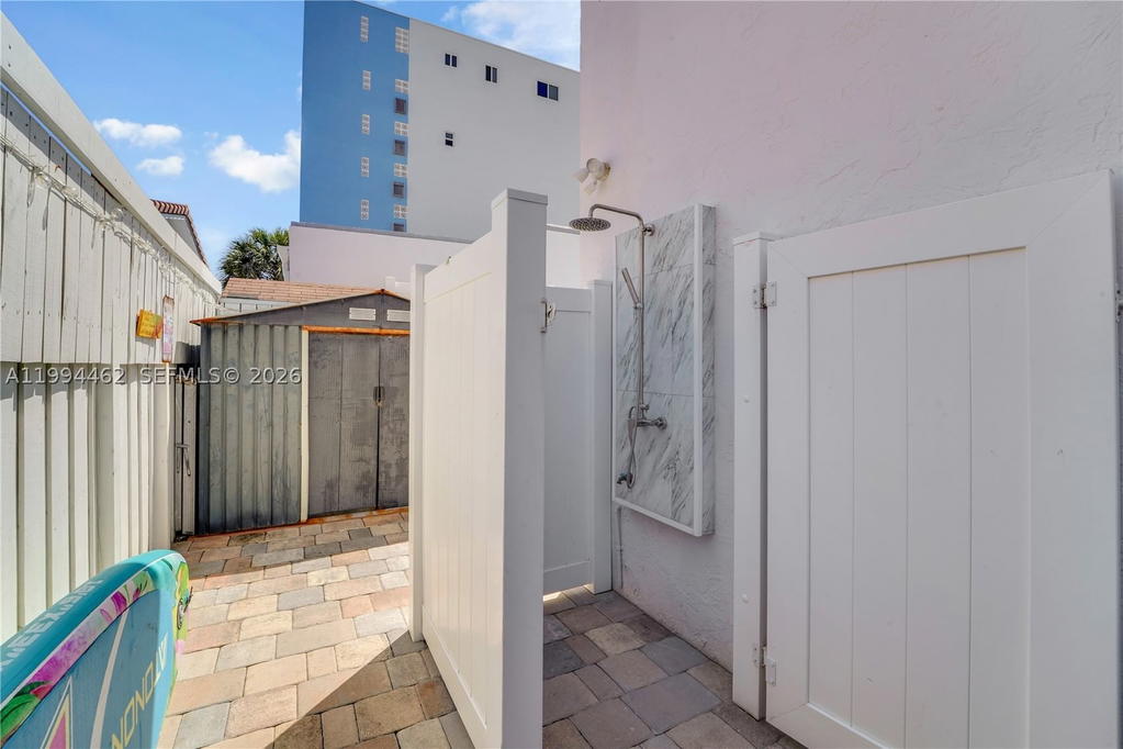 Real estate property located at 335 Virginia St, Broward, Virginia Beach Resort, Hollywood, FL