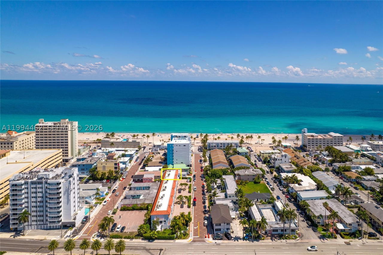 Real estate property located at 335 Virginia St, Broward, Virginia Beach Resort, Hollywood, FL