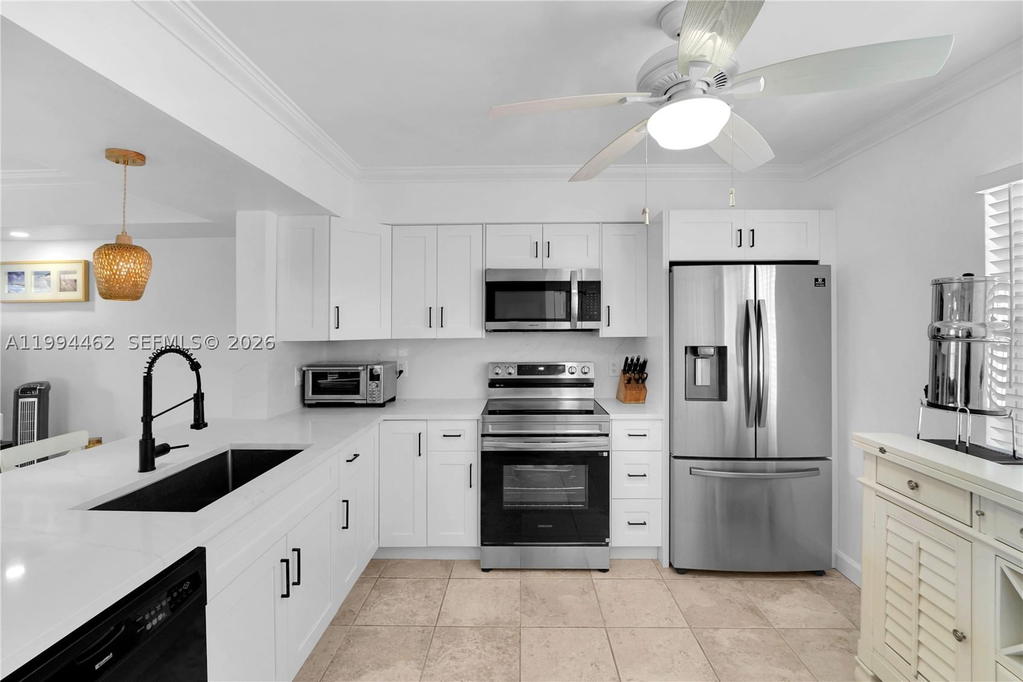 Real estate property located at 335 Virginia St, Broward, Virginia Beach Resort, Hollywood, FL