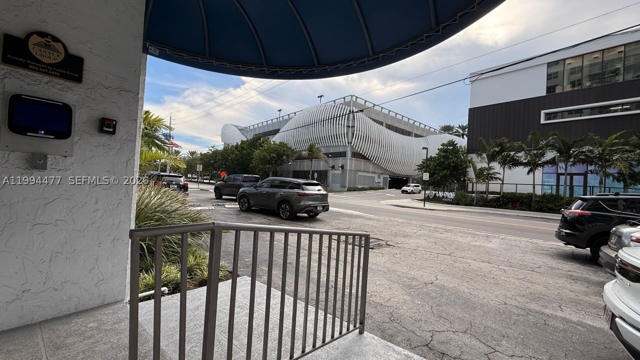 Real estate property located at 200 Birch Rd #211, Broward, Leisure Beach Condo, Fort Lauderdale, FL
