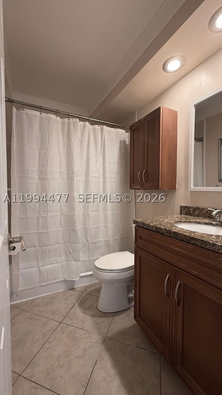 Real estate property located at 200 Birch Rd #211, Broward, Leisure Beach Condo, Fort Lauderdale, FL