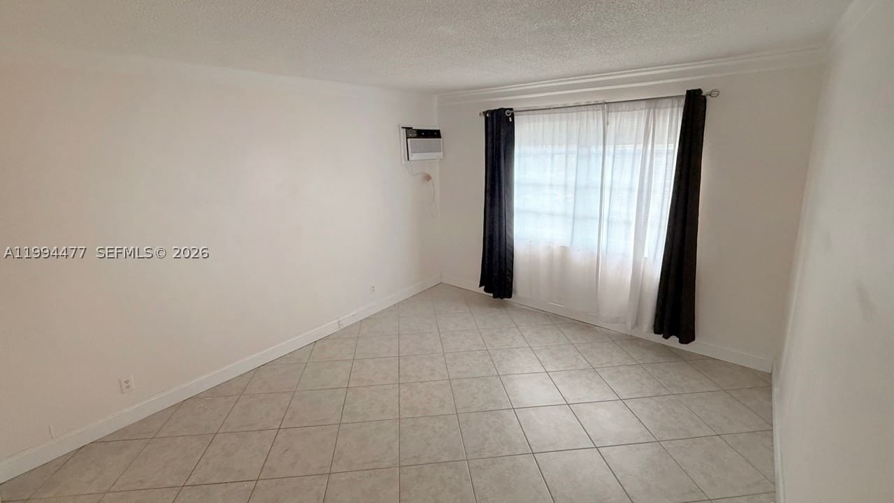 Real estate property located at 200 Birch Rd #211, Broward, Leisure Beach Condo, Fort Lauderdale, FL
