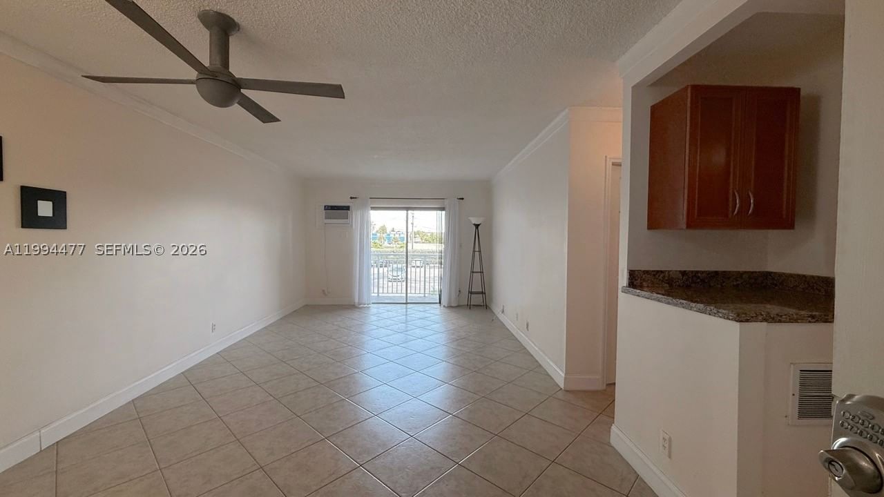 Real estate property located at 200 Birch Rd #211, Broward, Leisure Beach Condo, Fort Lauderdale, FL