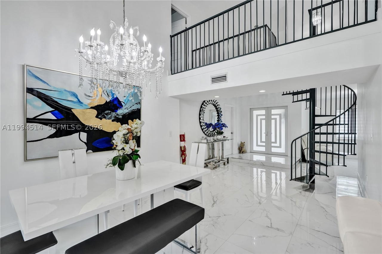 Real estate property located at 15463 57th St, Miami-dade, Westwind Lakes Sec 4, Miami, FL