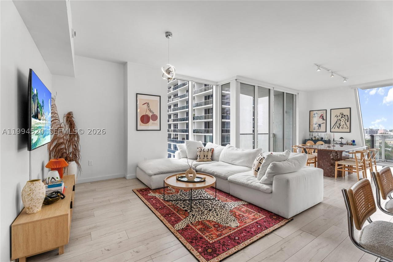 Real estate property located at 601 27th St #1202, Miami-dade, The Crimson Condo, Miami, FL