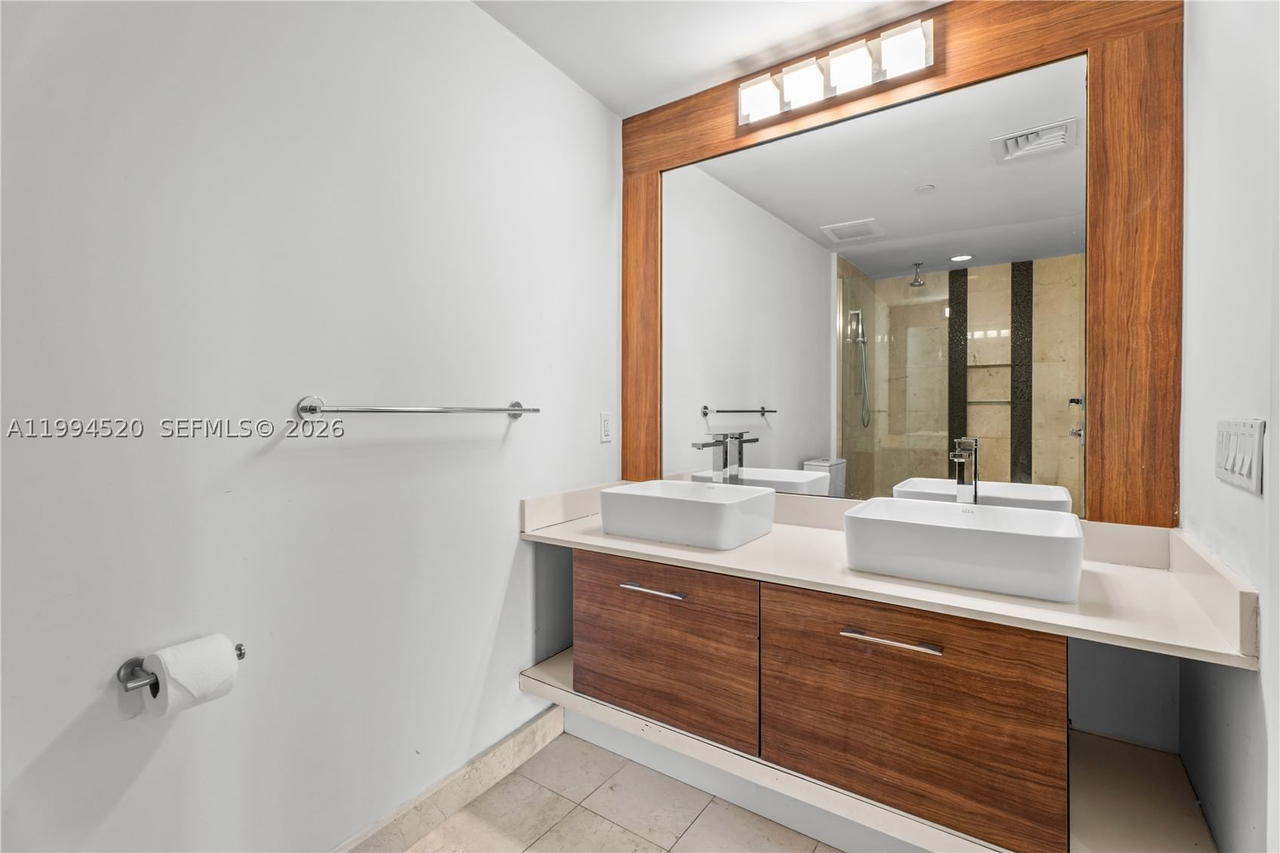 Real estate property located at 601 27th St #1202, Miami-dade, The Crimson Condo, Miami, FL