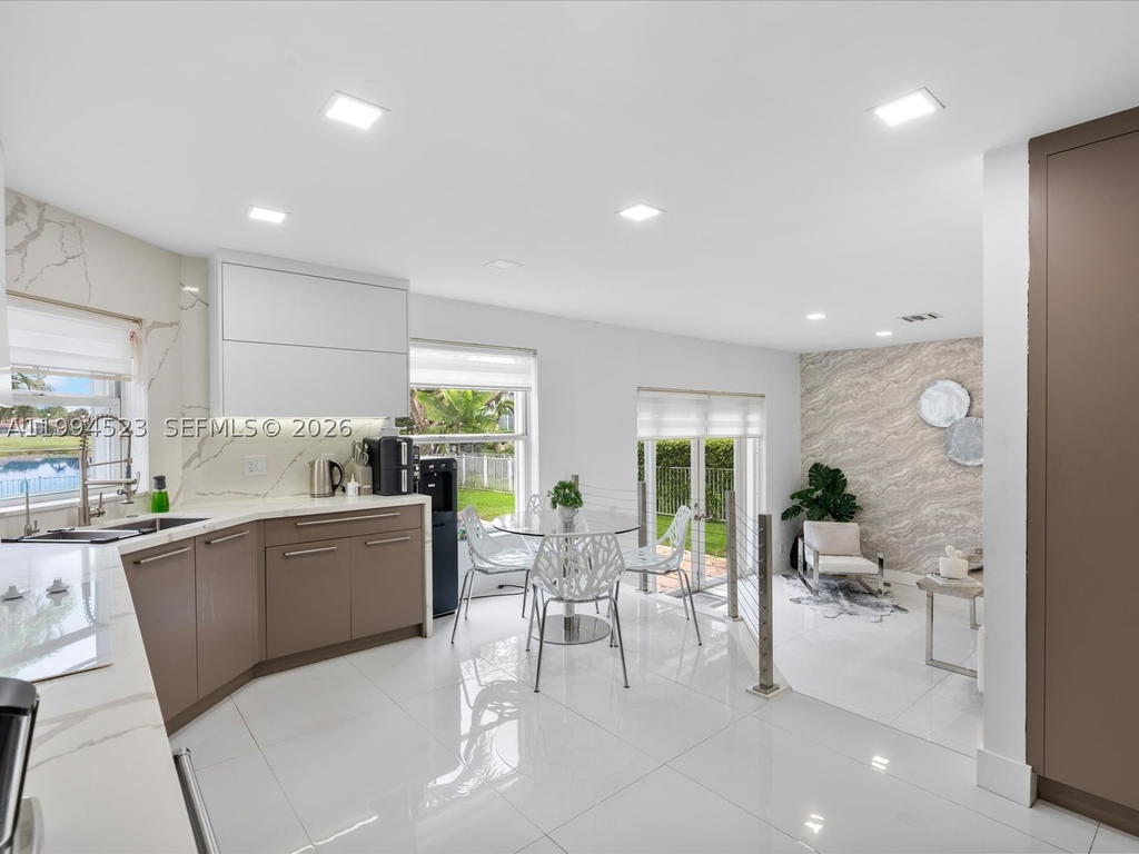 Real estate property located at 1607 157th Ave, Broward, Hollywood Lakes Country C, Pembroke Pines, FL