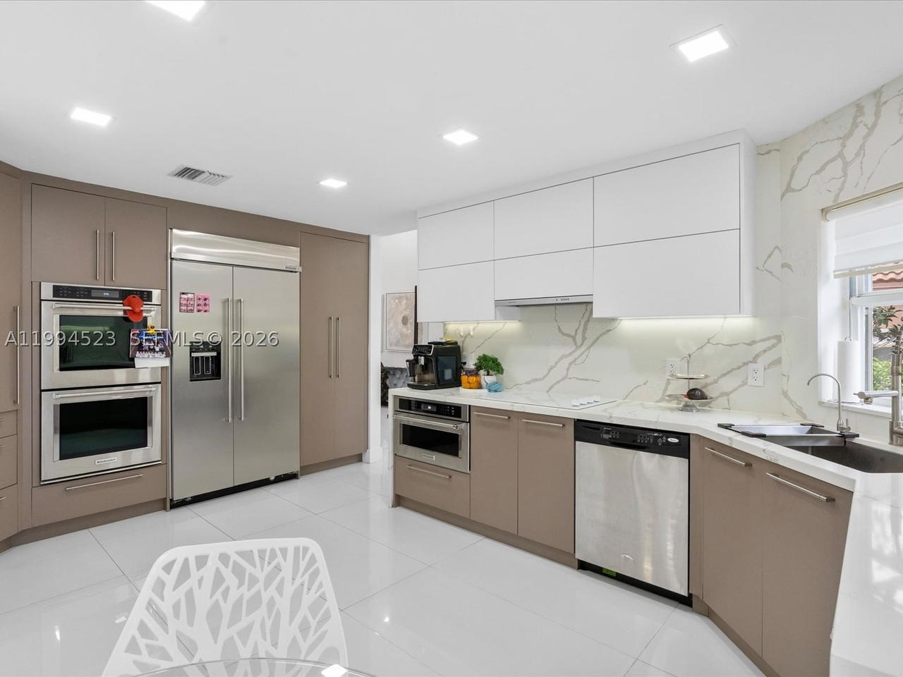 Real estate property located at 1607 157th Ave, Broward, Hollywood Lakes Country C, Pembroke Pines, FL