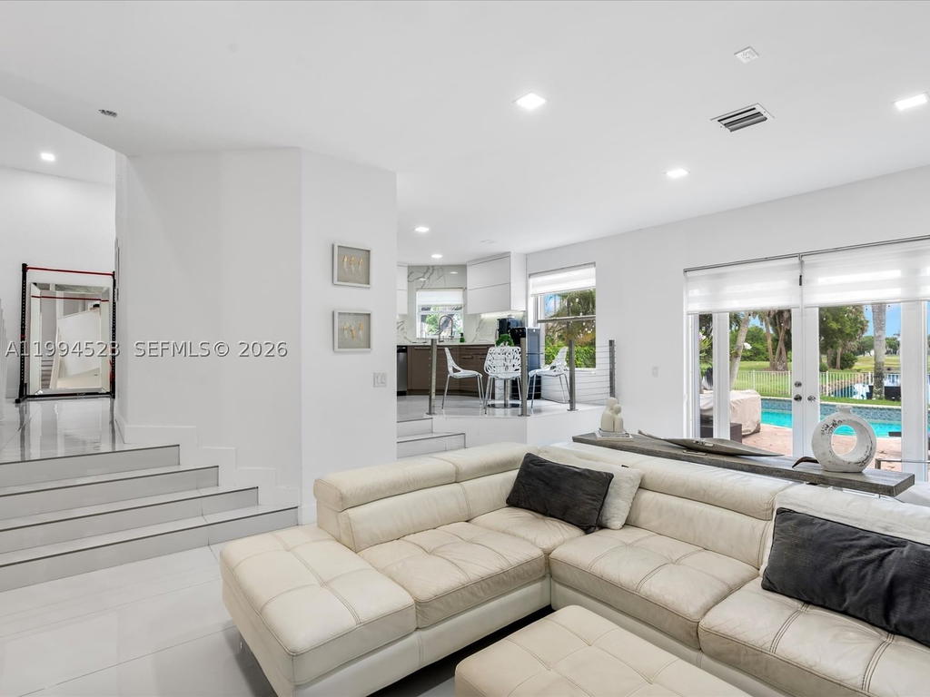 Real estate property located at 1607 157th Ave, Broward, Hollywood Lakes Country C, Pembroke Pines, FL