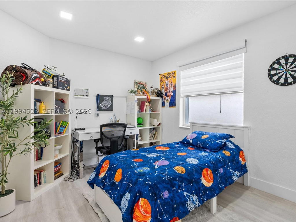 Real estate property located at 1607 157th Ave, Broward, Hollywood Lakes Country C, Pembroke Pines, FL