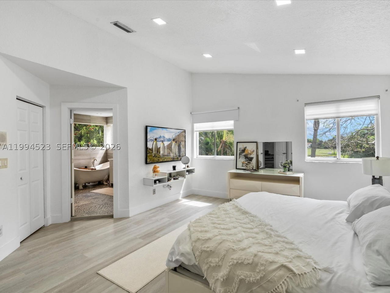 Real estate property located at 1607 157th Ave, Broward, Hollywood Lakes Country C, Pembroke Pines, FL