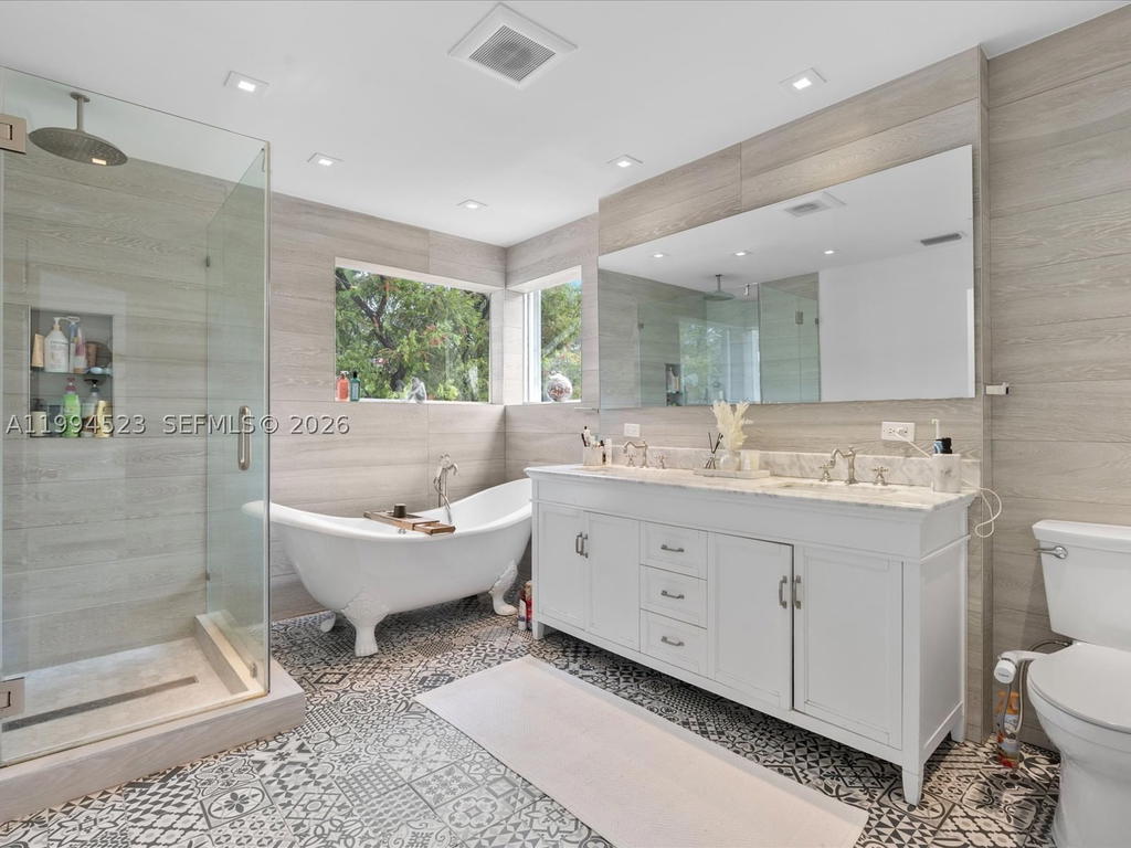 Real estate property located at 1607 157th Ave, Broward, Hollywood Lakes Country C, Pembroke Pines, FL