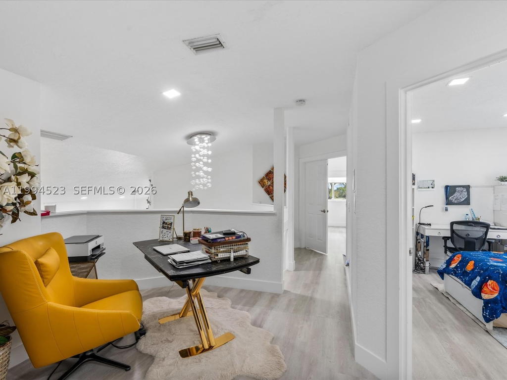 Real estate property located at 1607 157th Ave, Broward, Hollywood Lakes Country C, Pembroke Pines, FL