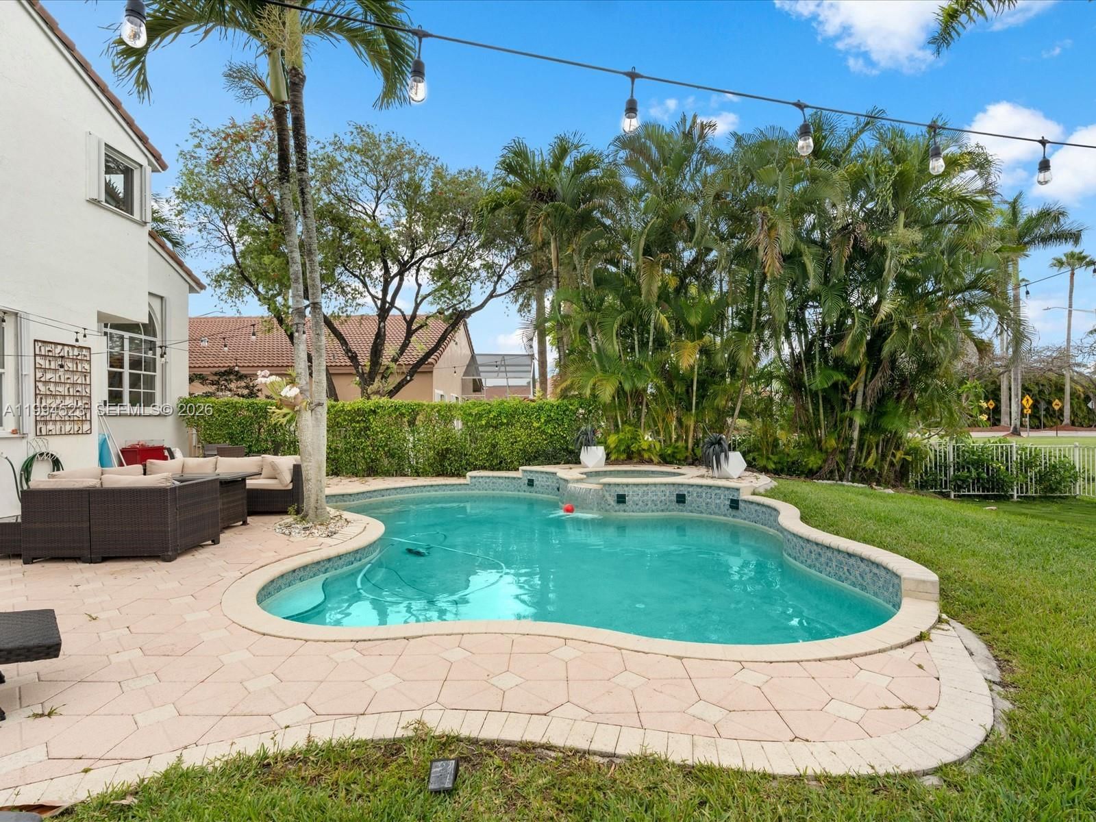 Real estate property located at 1607 157th Ave, Broward, Hollywood Lakes Country C, Pembroke Pines, FL