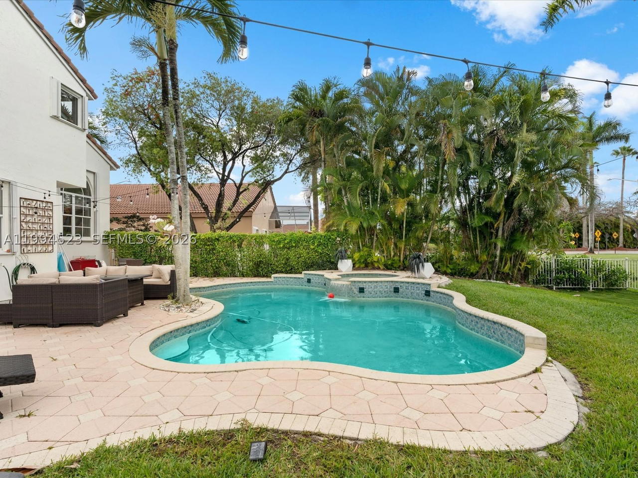 Real estate property located at 1607 157th Ave, Broward, Hollywood Lakes Country C, Pembroke Pines, FL