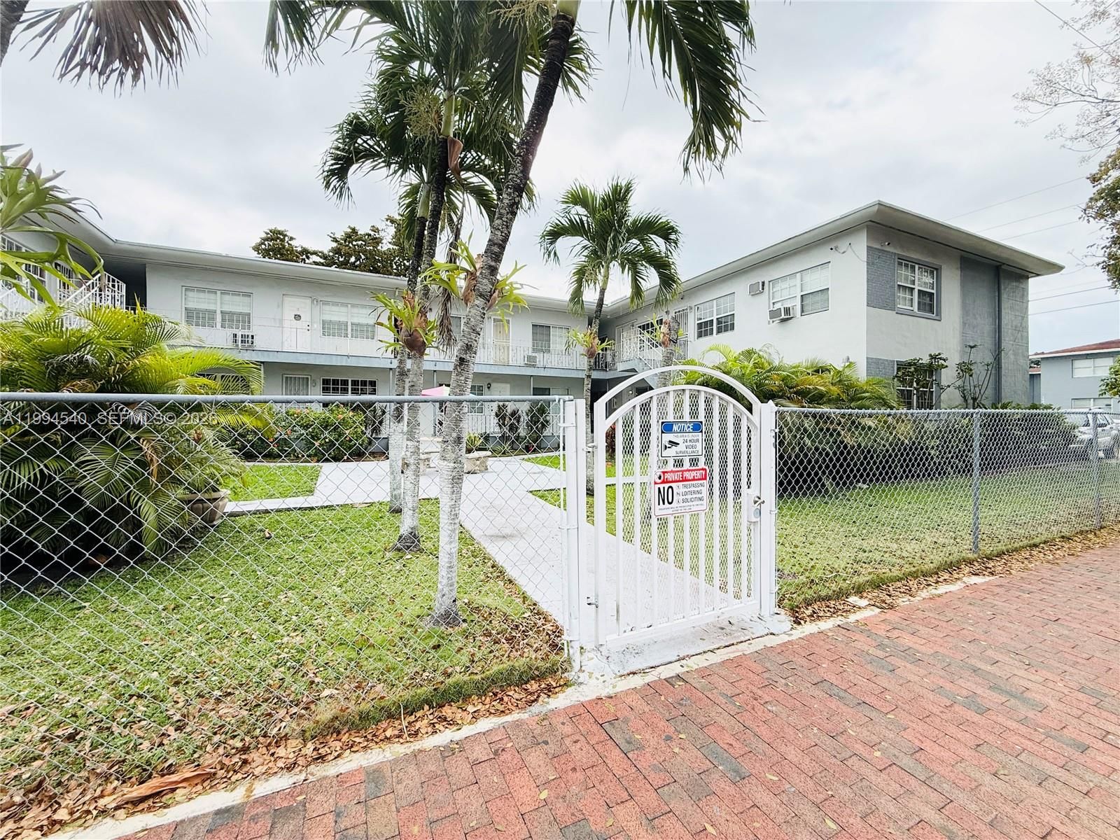 Real estate property located at 555 16th Ave #11, Miami-dade, Los Jardines Condo, Miami, FL