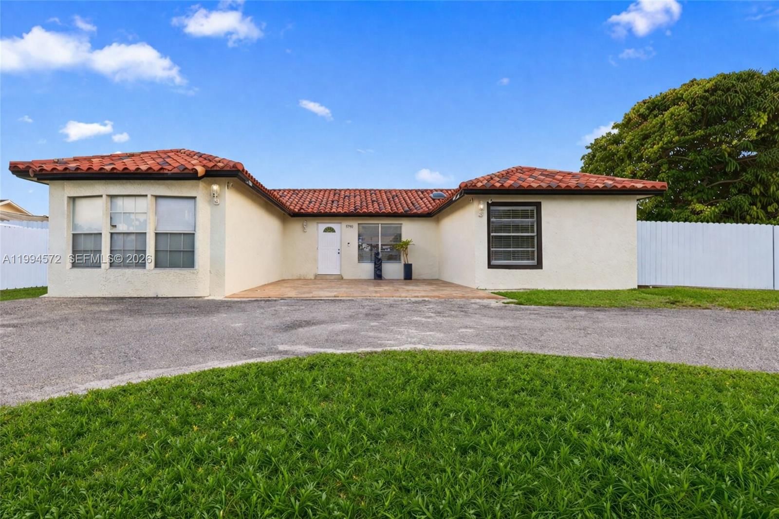 Real estate property located at 5730 199th St, Miami-dade, Country Lake Manors Sec 3, Hialeah, FL