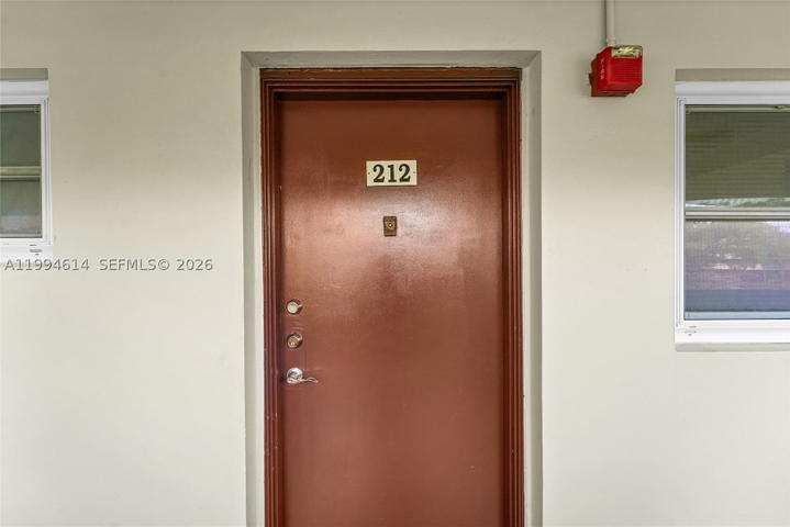 Real estate property located at 3090 46th Ave #212C, Broward, Lauderdale Oaks Condo Xix, Lauderdale Lakes, FL