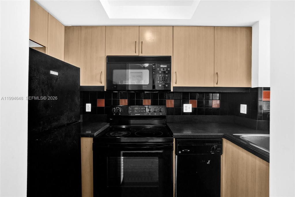 Real estate property located at 2951 Bayshore Dr #1012, Miami-dade, The Mutiny Condo, Miami, FL