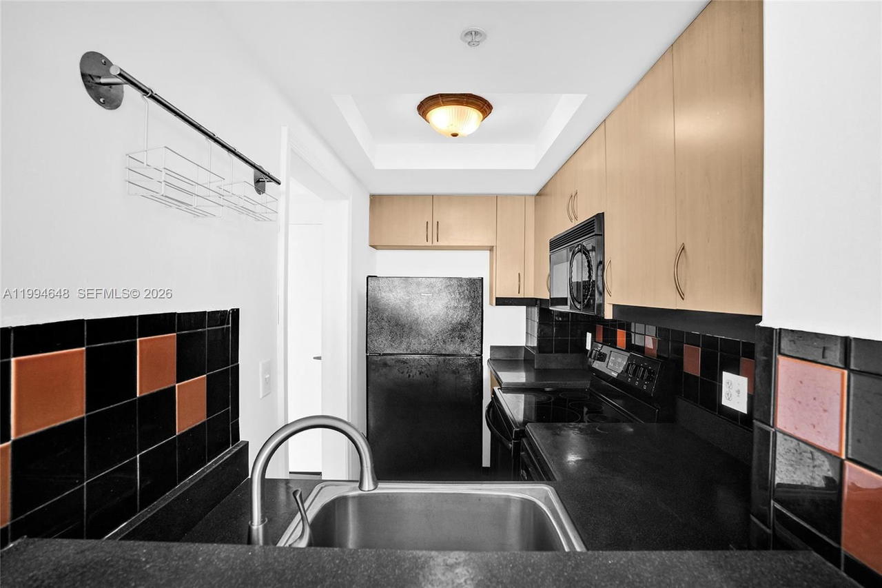 Real estate property located at 2951 Bayshore Dr #1012, Miami-dade, The Mutiny Condo, Miami, FL