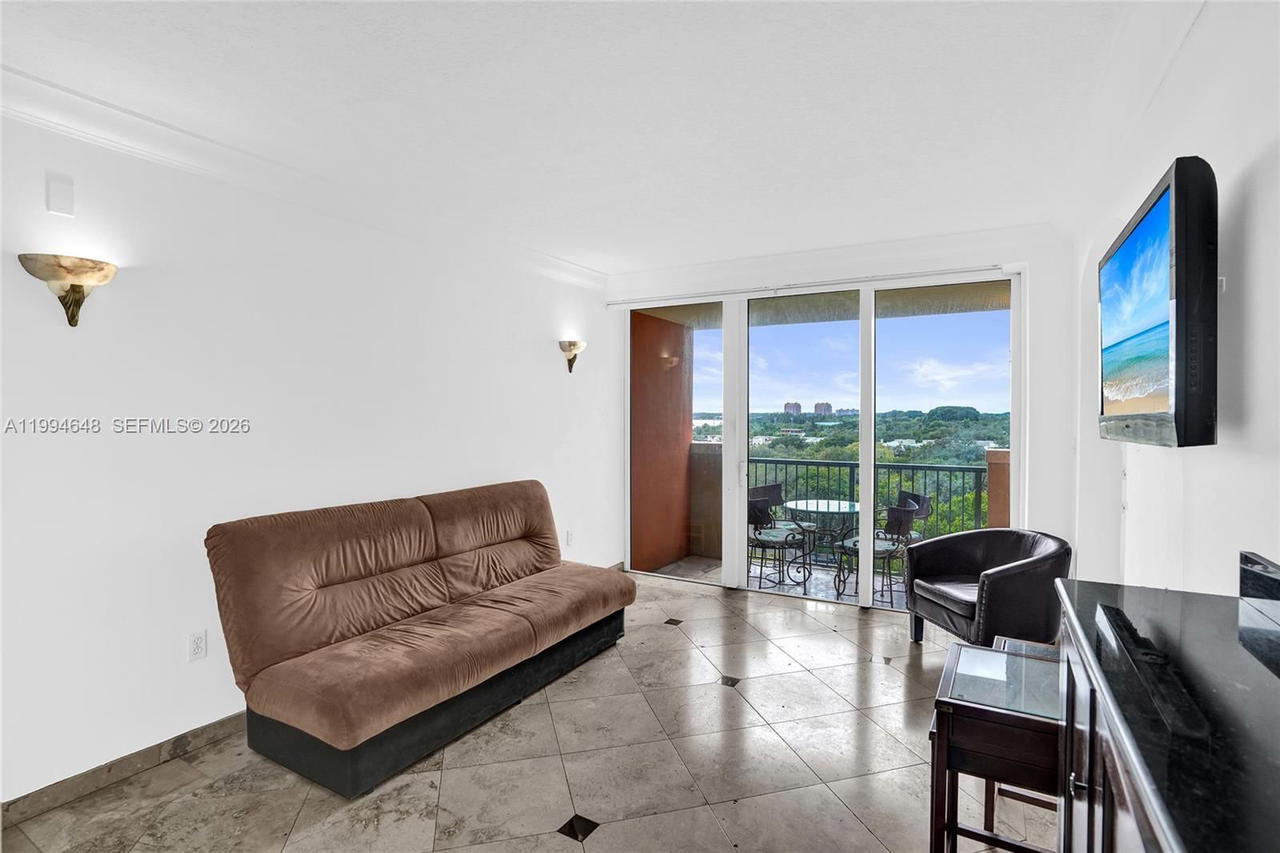 Real estate property located at 2951 Bayshore Dr #1012, Miami-dade, The Mutiny Condo, Miami, FL
