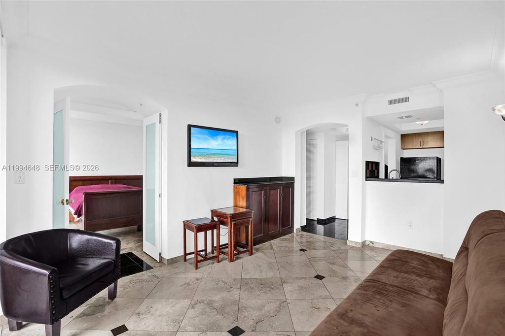 Real estate property located at 2951 Bayshore Dr #1012, Miami-dade, The Mutiny Condo, Miami, FL