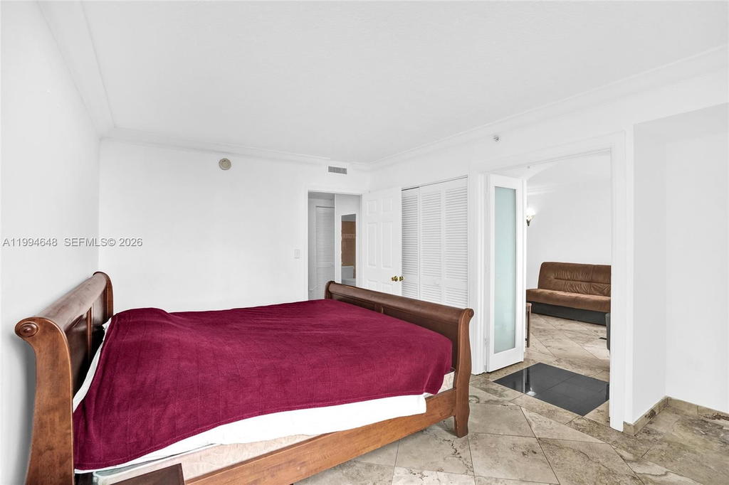 Real estate property located at 2951 Bayshore Dr #1012, Miami-dade, The Mutiny Condo, Miami, FL