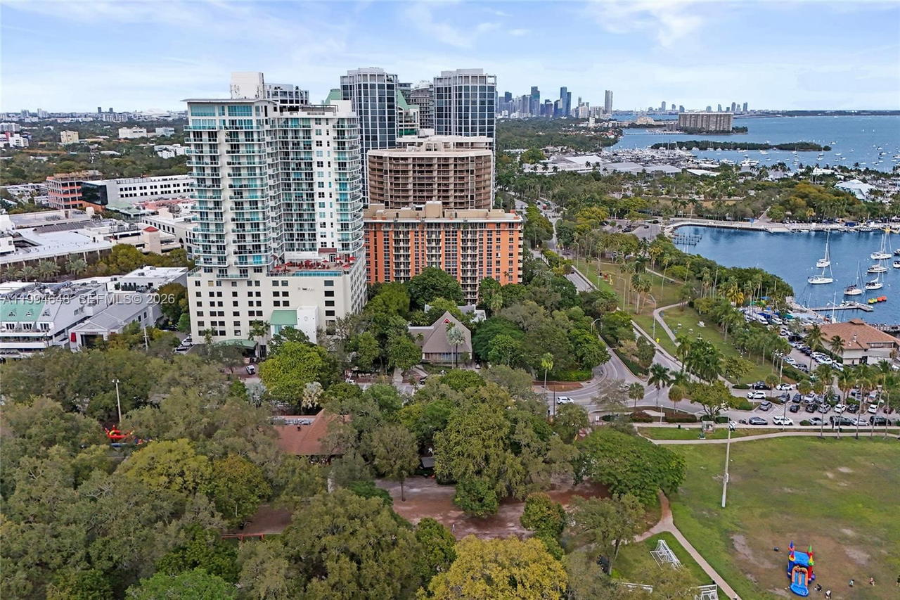 Real estate property located at 2951 Bayshore Dr #1012, Miami-dade, The Mutiny Condo, Miami, FL