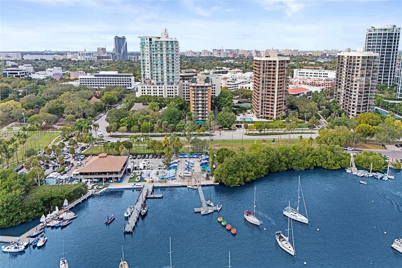 Real estate property located at 2951 Bayshore Dr #1012, Miami-dade, The Mutiny Condo, Miami, FL