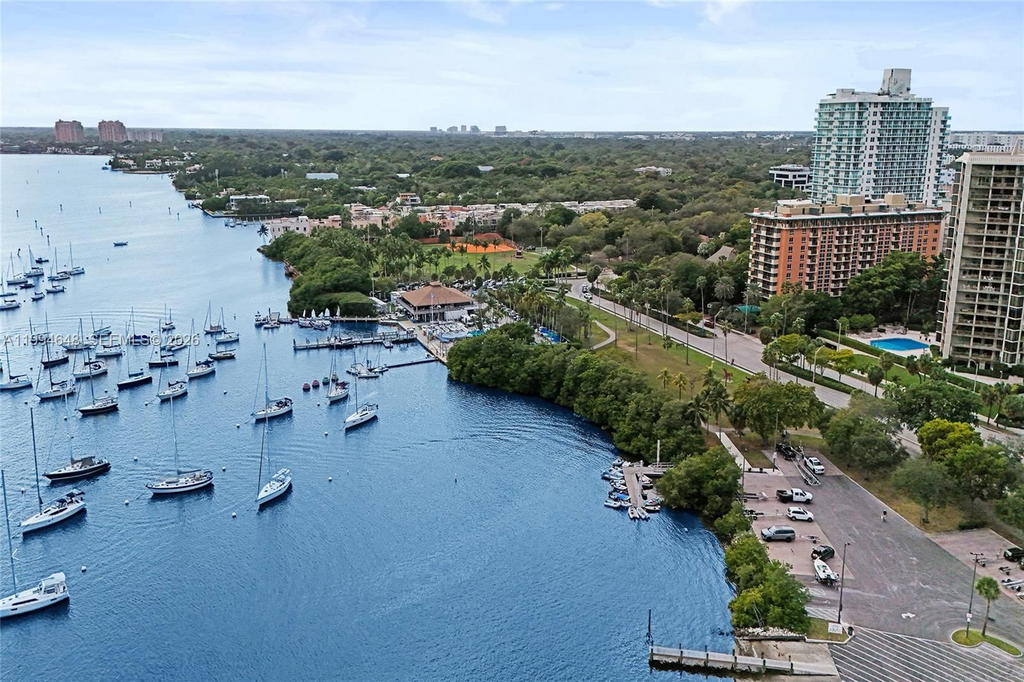 Real estate property located at 2951 Bayshore Dr #1012, Miami-dade, The Mutiny Condo, Miami, FL
