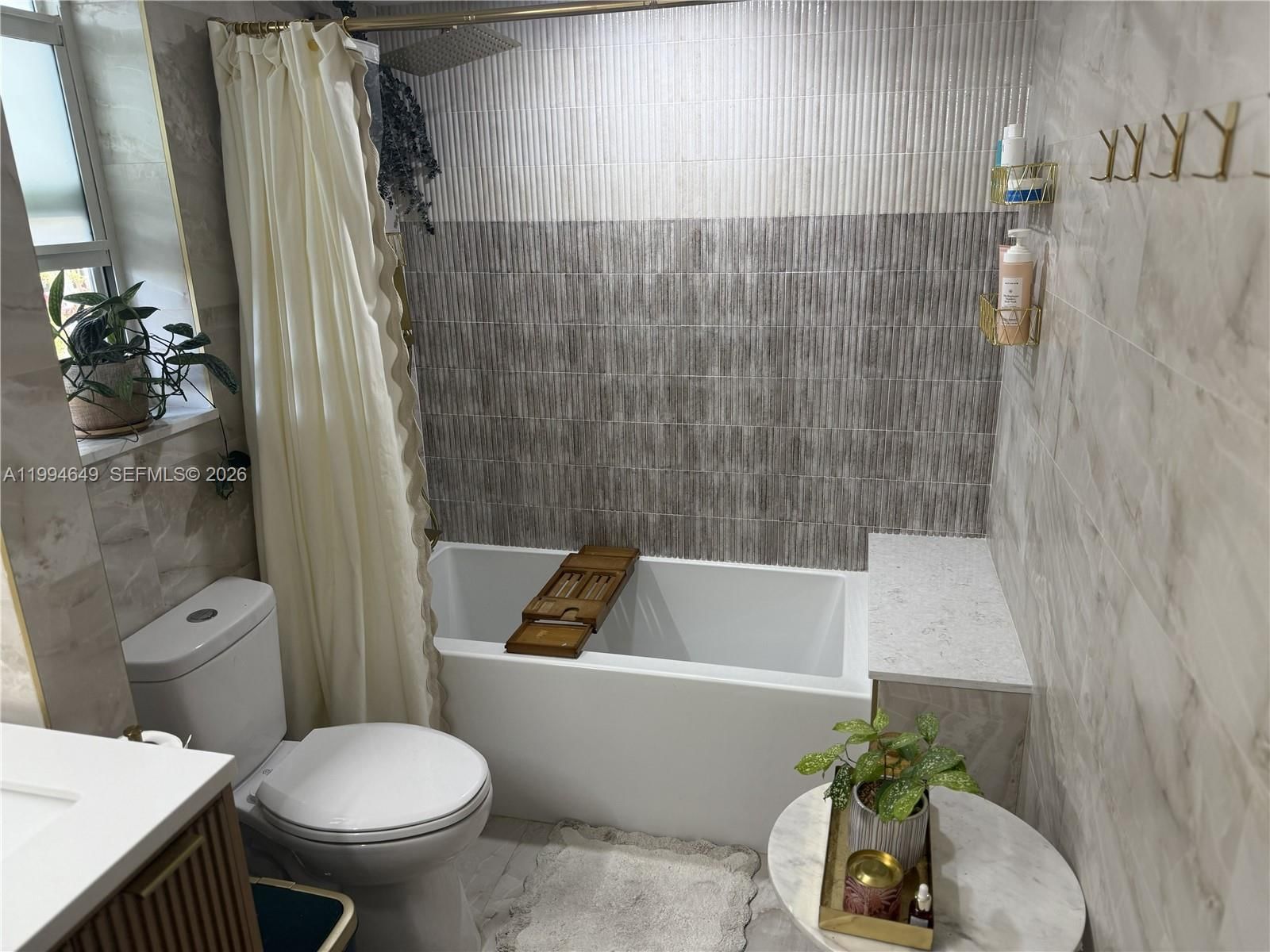 Real estate property located at 1519 Drexel Ave #200, Miami-dade, Drexel 15 Condo, Miami Beach, FL