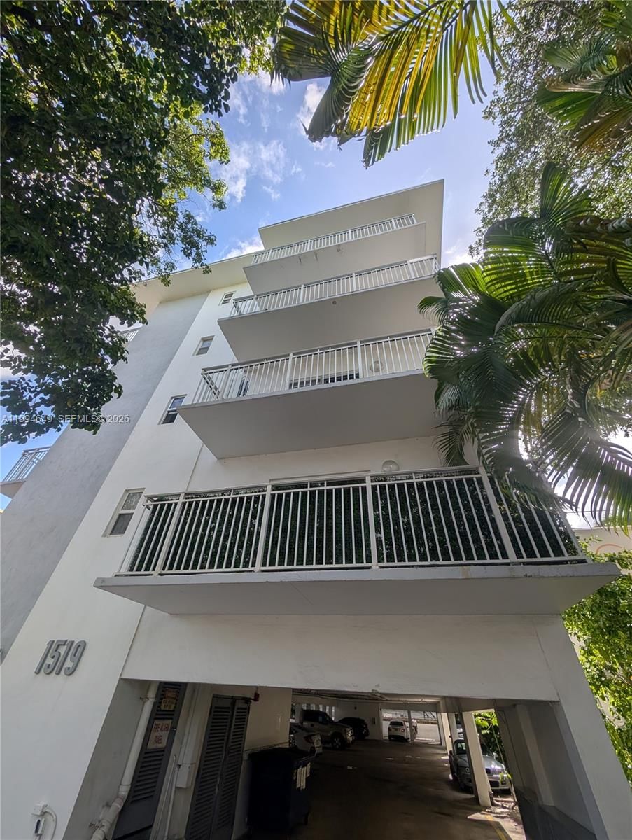 Real estate property located at 1519 Drexel Ave #200, Miami-dade, Drexel 15 Condo, Miami Beach, FL