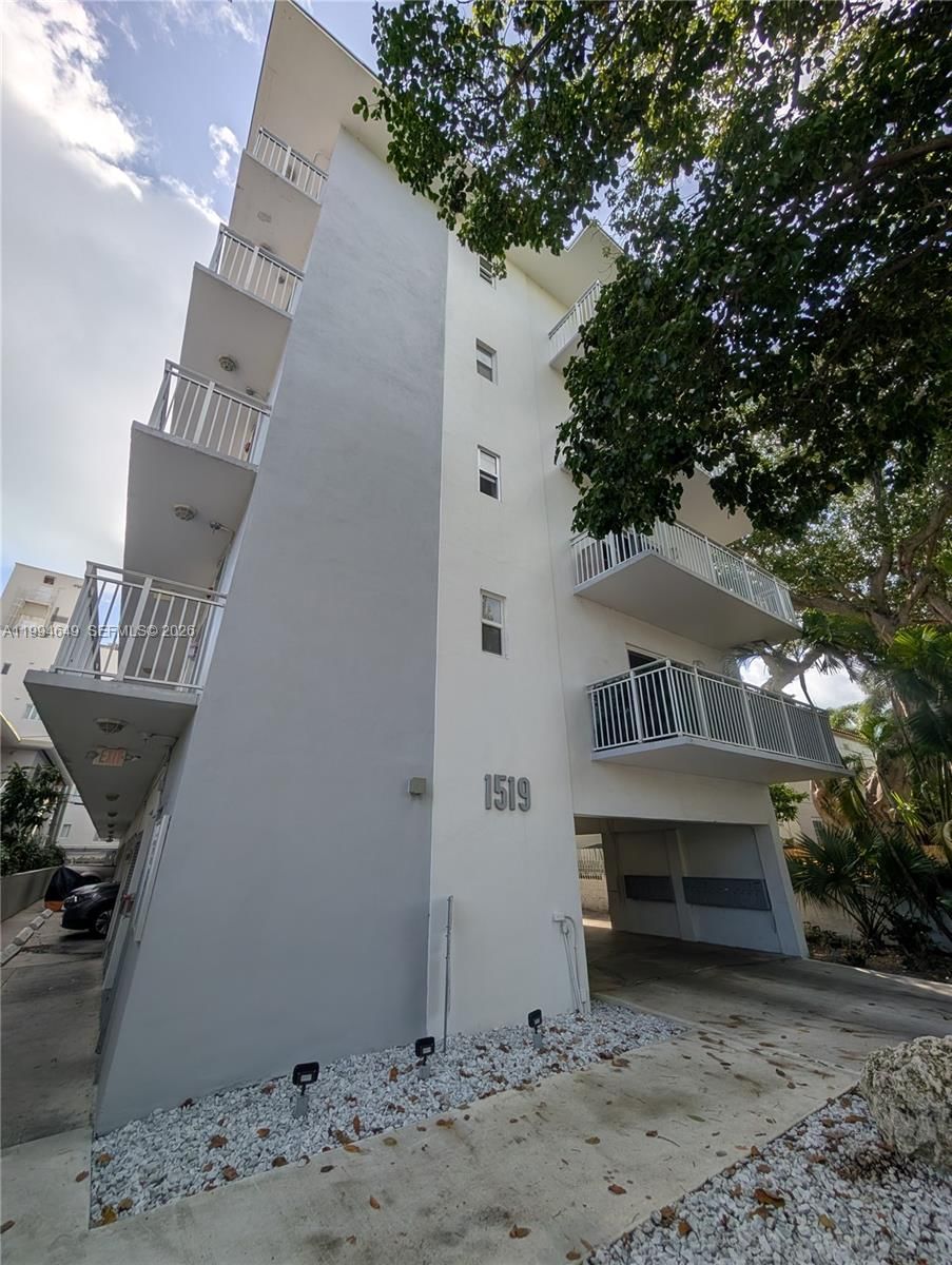 Real estate property located at 1519 Drexel Ave #200, Miami-dade, Drexel 15 Condo, Miami Beach, FL